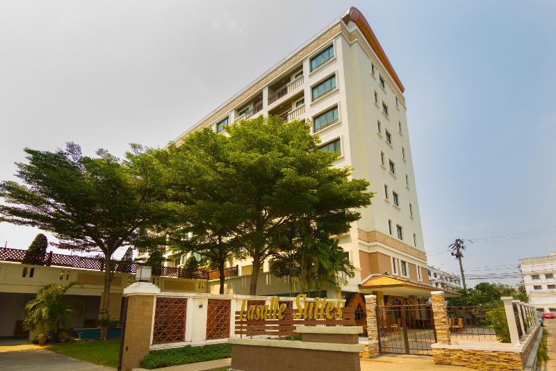 בנגקוק Lasalle Suites Hotel & Residence מראה חיצוני תמונה