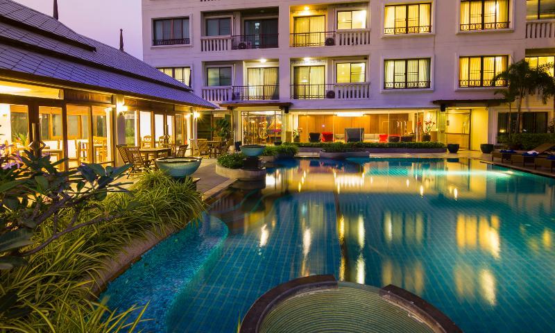בנגקוק Lasalle Suites Hotel & Residence מראה חיצוני תמונה