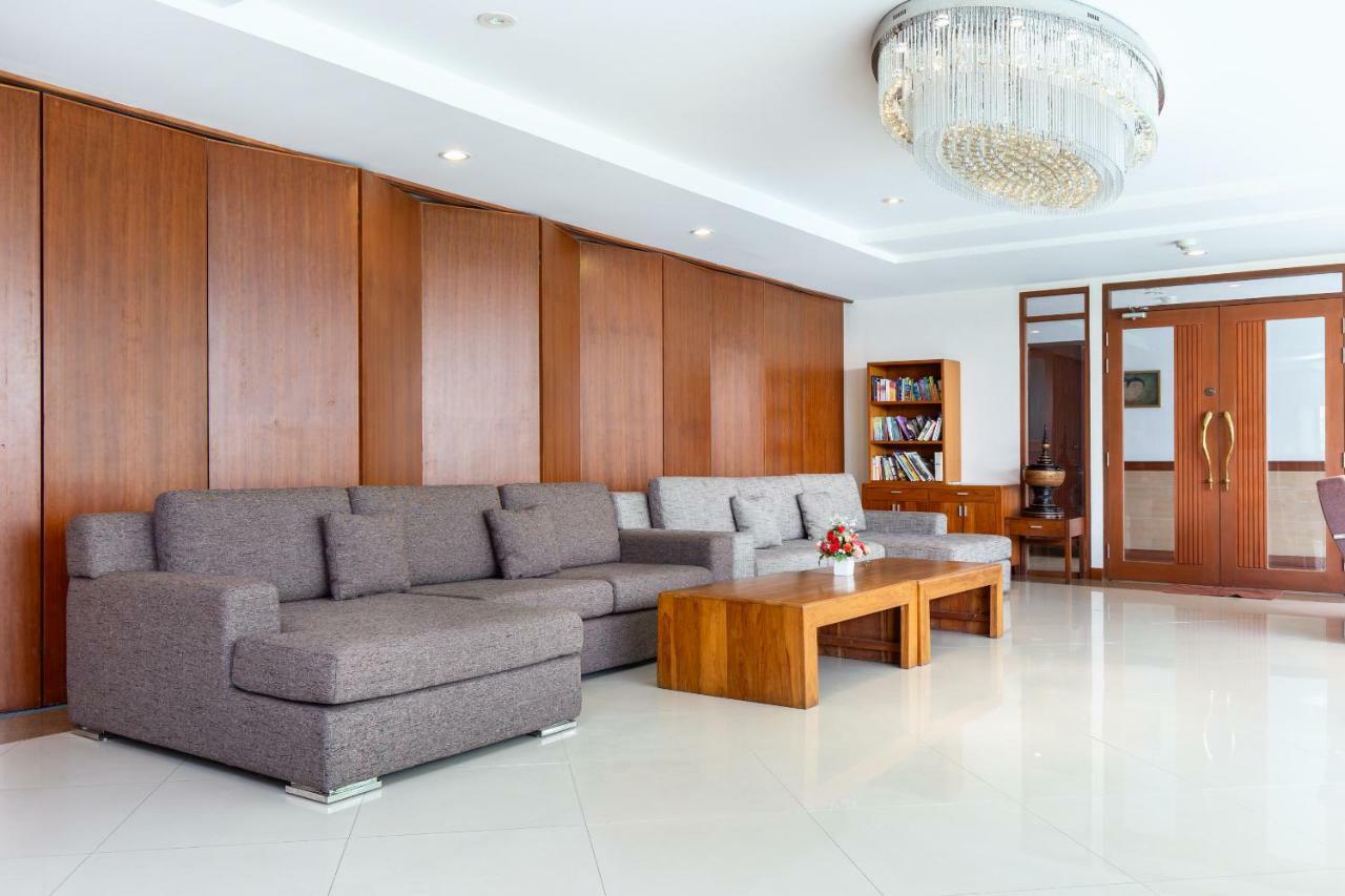 בנגקוק Lasalle Suites Hotel & Residence מראה חיצוני תמונה